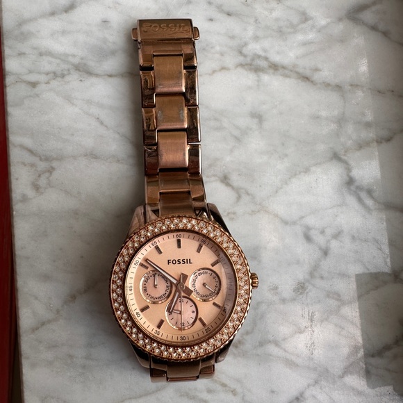 Women’s FOSSIL Watch - Picture 7 of 7